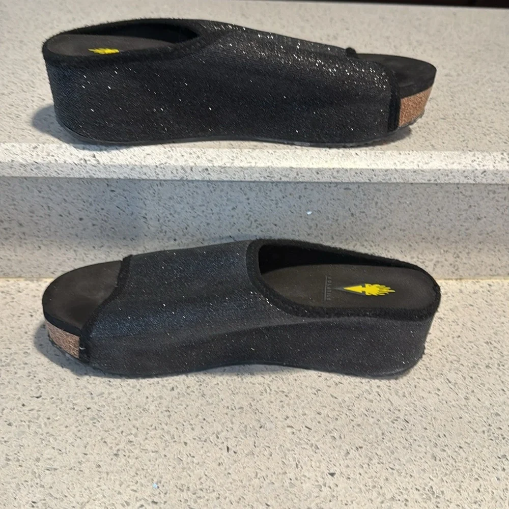 Volatile Black slip on sandal shiny/glitter size 8 - Picture 3 of 6